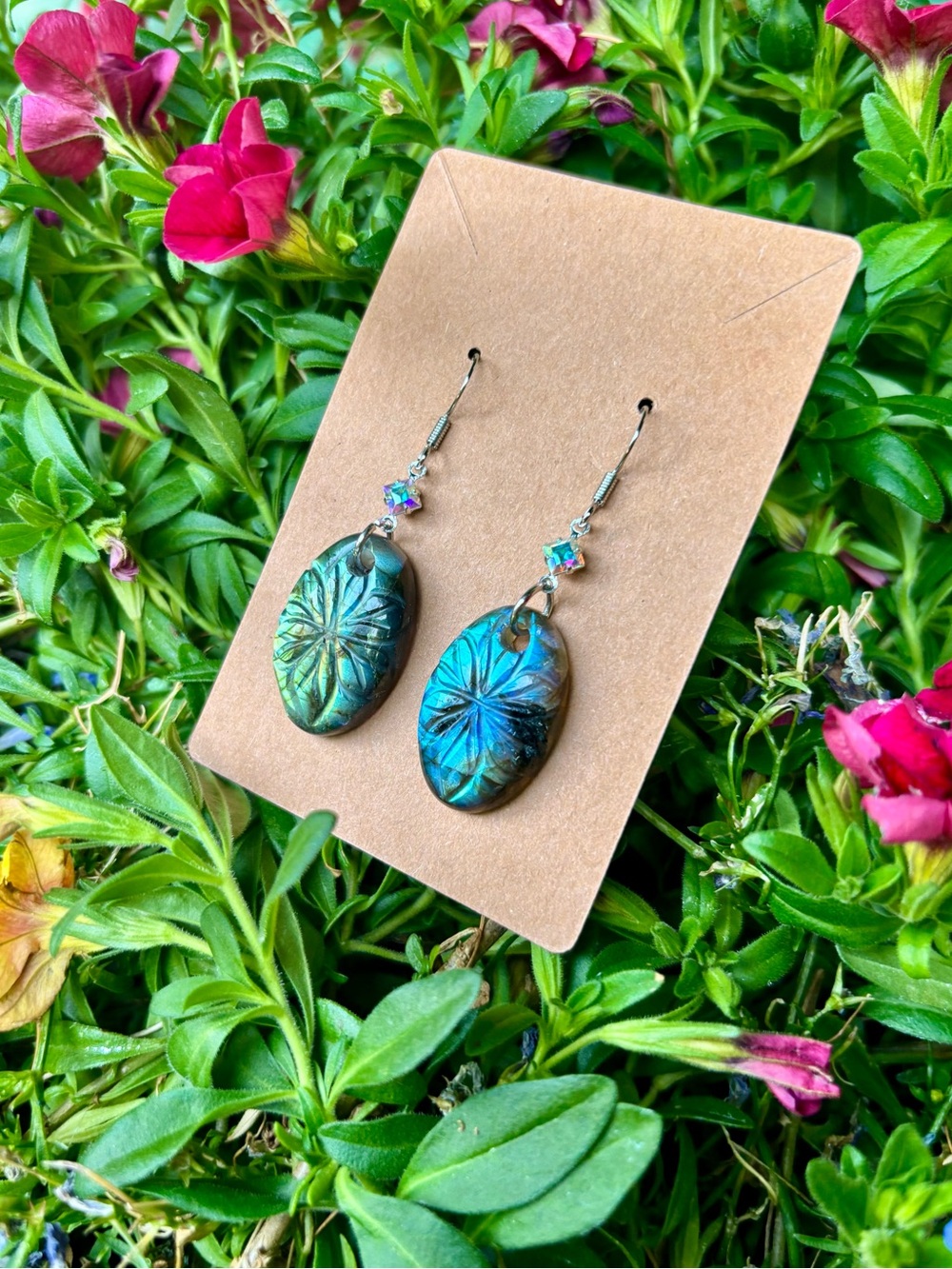 Carved labradorite earrings. - Picture 3 of 11
